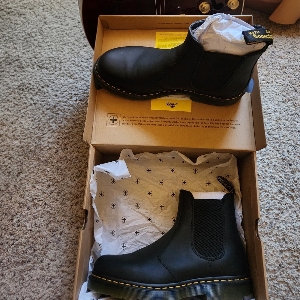 Doc Martens 2976 Slip Resistant | Black Leather Chelsea Boots Size | 11 US M